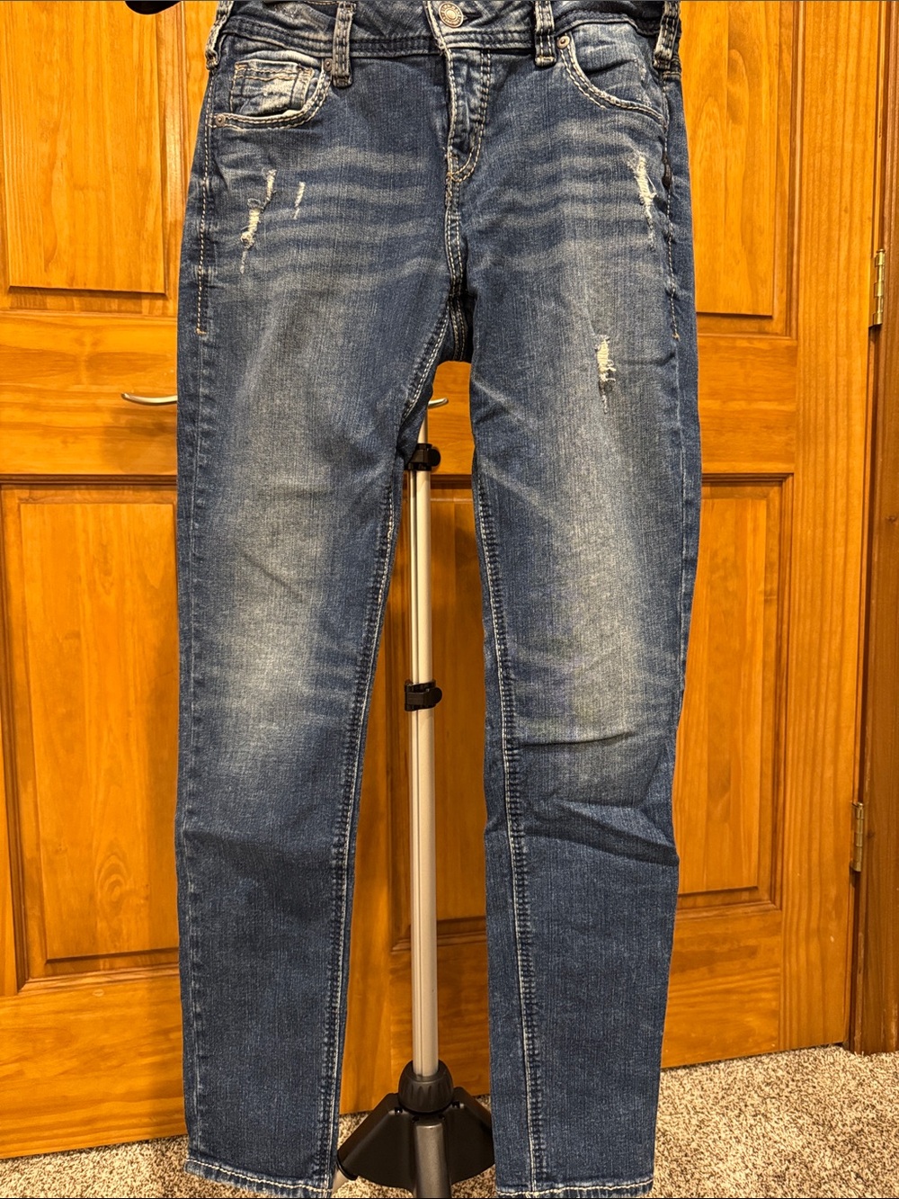 Silver Jeans navy and cream label interior detail